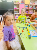 на занятии у педагога психолога.